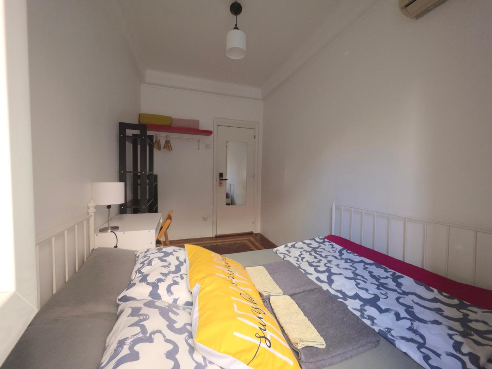 Mini Hostel In Lisbon — Photos 1